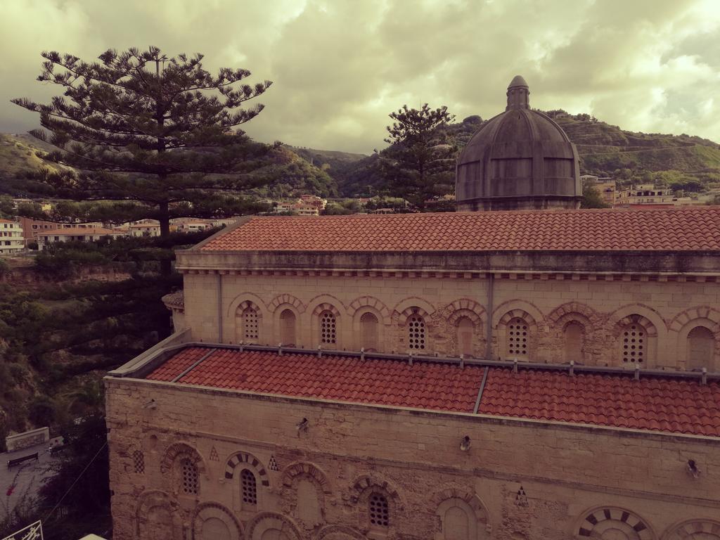 לינה וארוחת בוקר טרופאה Residenza Il Duomo מראה חיצוני תמונה